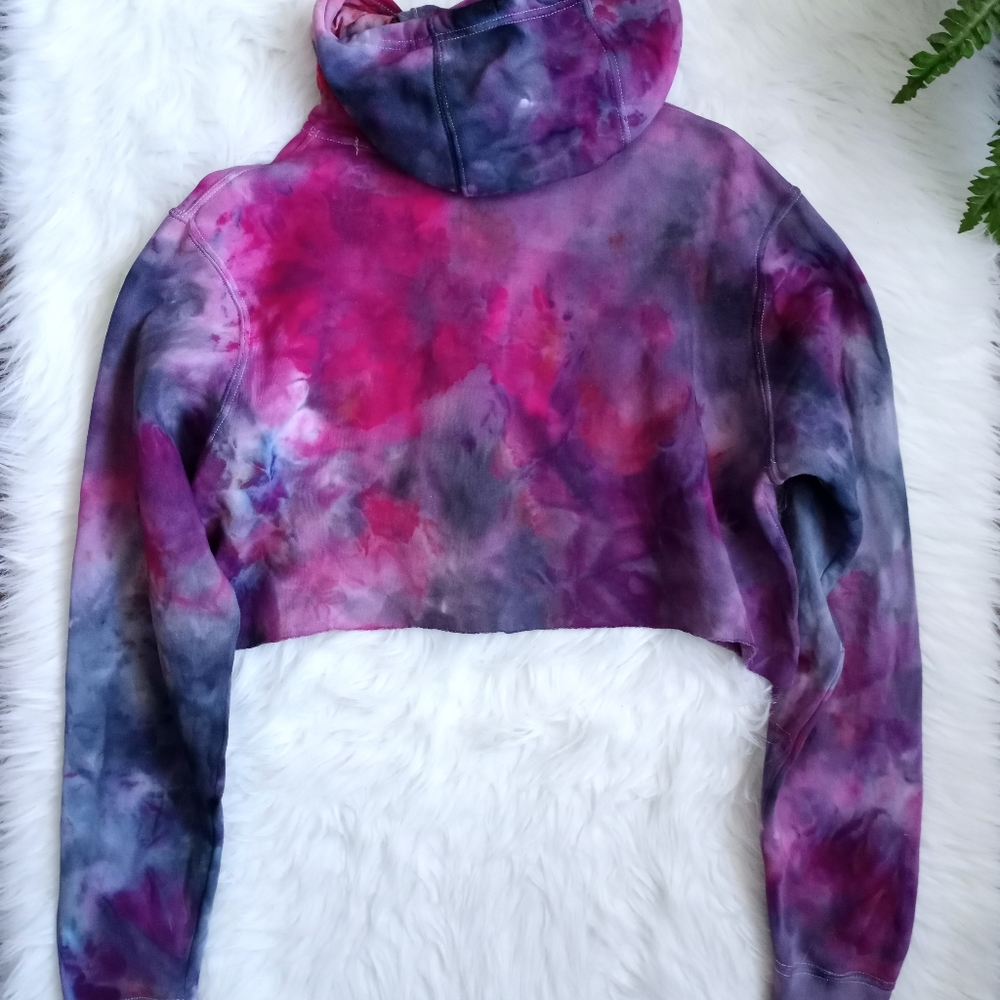 🚫SOLD🚫Nike custom ice dye cropped hoodie - Picture 2 of 4